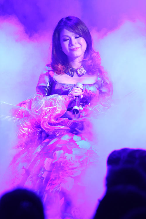 Thanh Thảo đưa con ra Hà Nội - 10