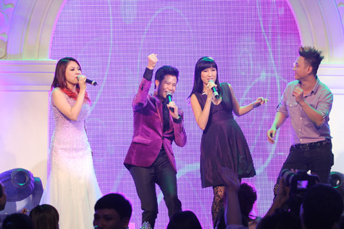 Thanh Thảo đưa con ra Hà Nội - 10