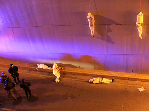 Mexico: Phát hiện 5 "xác ướp" ở đường cao tốc - 1