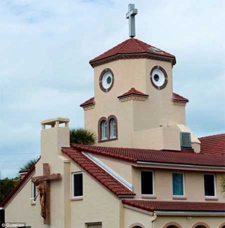 Ngắm nhà thờ "mặt gà" gây sốt ở Florida - 1