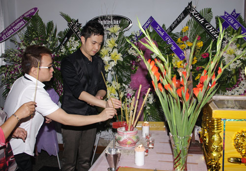 Cẩm Lynh nghẹn ngào tiễn đạo diễn bạc mệnh - 7