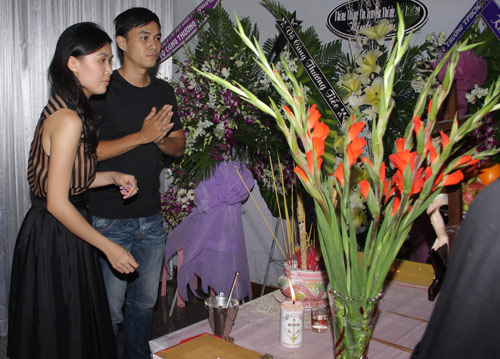 Cẩm Lynh nghẹn ngào tiễn đạo diễn bạc mệnh - 10