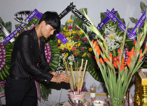 Cẩm Lynh nghẹn ngào tiễn đạo diễn bạc mệnh - 2