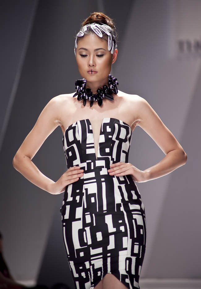 Hồng Quế lạ lẫm với môi chẻ - 17