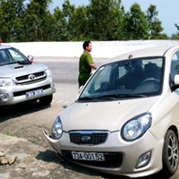 Pháp luật - Xe chở ma túy đâm thẳng vào xe cảnh sát