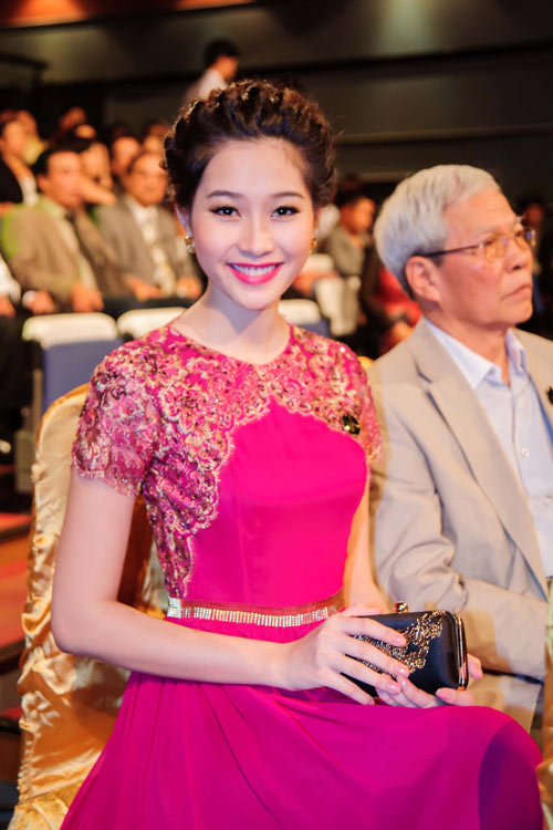 Mỹ nhân tỏa sắc tại Cánh diều - 11