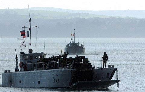 Quân Pháp đổ bộ đất Anh sau hơn 200 năm - 4