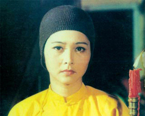 Mỹ nhân tuyệt đẹp khi khoác áo tu hành - 7