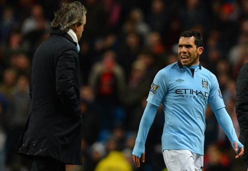 Man City: Chiến công của Tevez - 2