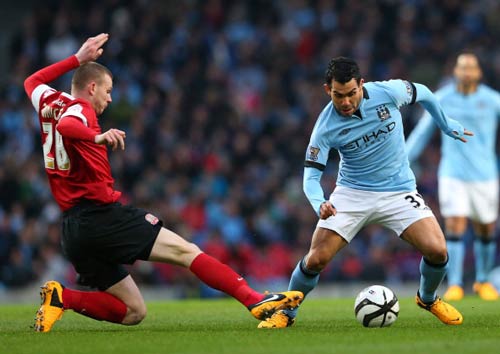 Man City: Chiến công của Tevez - 1
