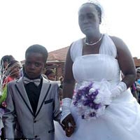 Tin tức trong ngày - Nam Phi: Cậu bé 8 tuổi kết hôn với bà 61