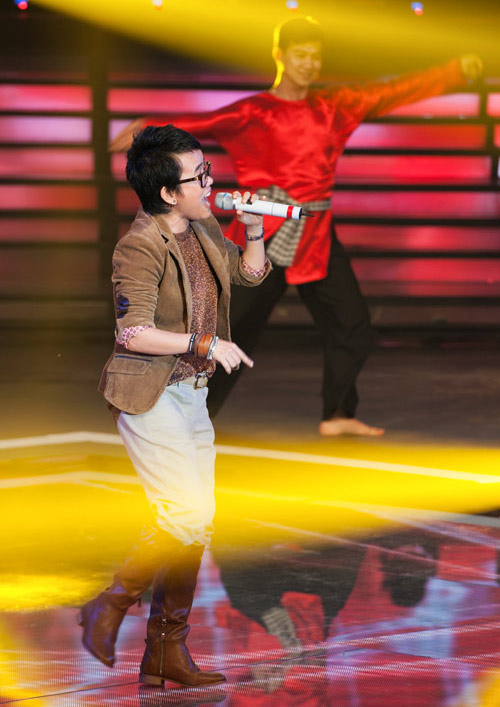 Phương Uyên, Cẩm Ly làm nổ tung CĐHH - 1