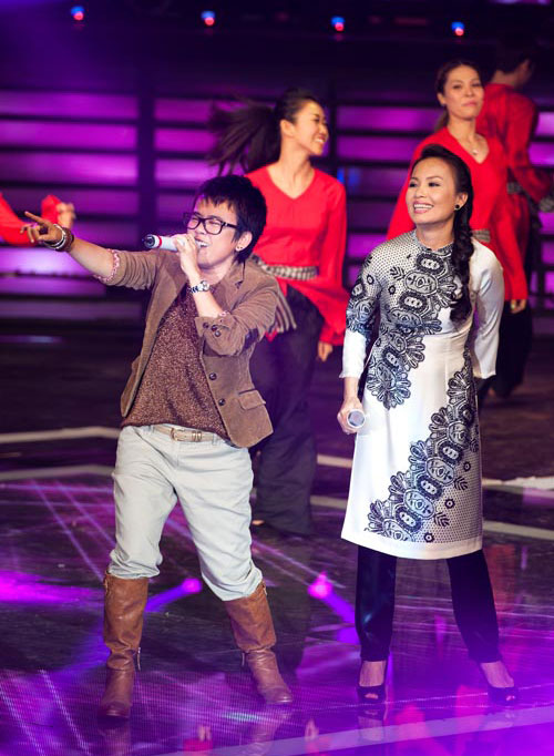 Phương Uyên, Cẩm Ly làm nổ tung CĐHH - 11