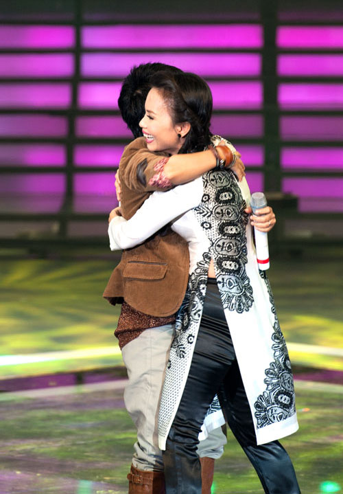 Phương Uyên, Cẩm Ly làm nổ tung CĐHH - 15