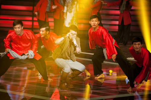 Phương Uyên, Cẩm Ly làm nổ tung CĐHH - 3