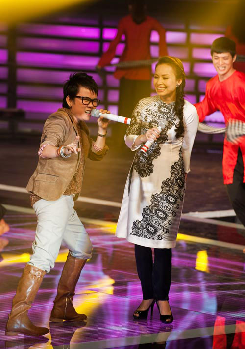 Phương Uyên, Cẩm Ly làm nổ tung CĐHH - 9