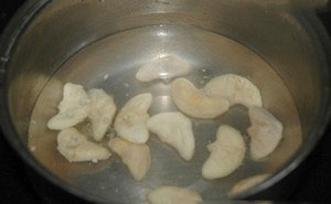 Ngọt bùi canh thịt nạc nấu củ ấu - 3