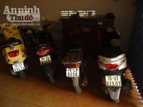 Đột nhập, bắt ổ bạc "quý bà" lớn - 5