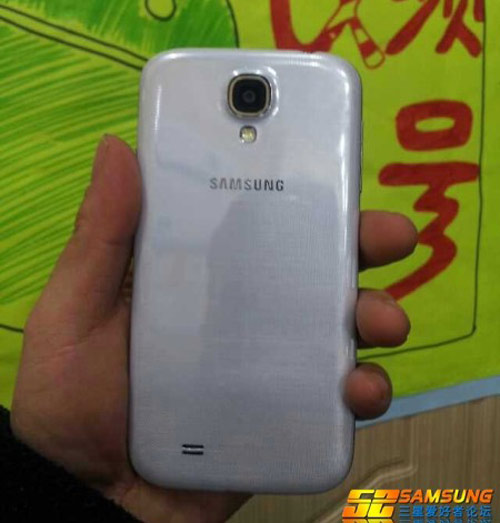 Lộ ảnh “nóng” Galaxy S4 bản 2 SIM - 2
