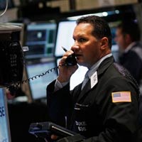 Phố Wall điều chỉnh nhẹ phiên đầu tiên