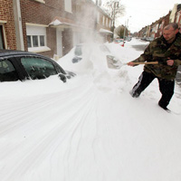 Tin tức trong ngày - Giao thông châu Âu tê liệt vì bão tuyết