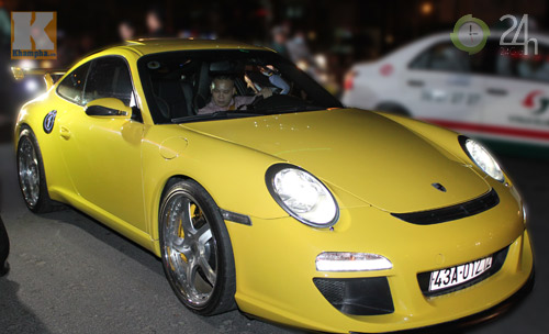Hàng 'độc' Porsche 911 V-GT diễu phố Sài Gòn - 1