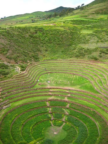 Kỳ bí ruộng bậc thang tròn Inca cổ đại - 1