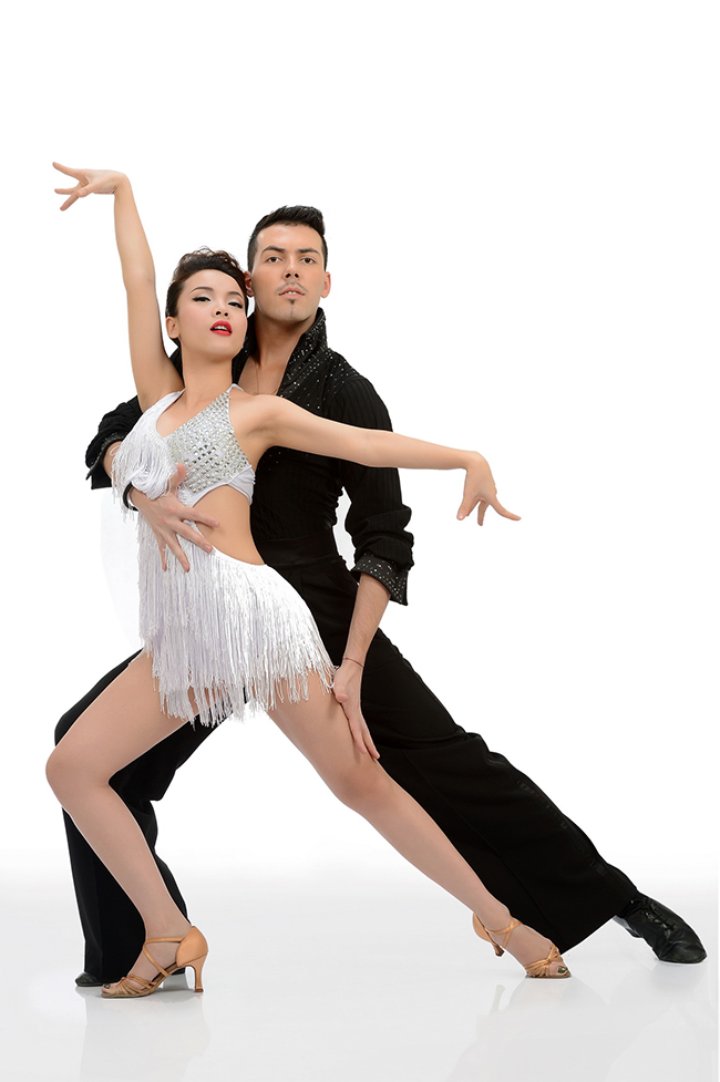 Đây là bạn nhảy của Ngô Thanh Vân tại Bước nhảy hoàn vũ 2010 và cũng là bạn nhảy của Vũ Thu Phương năm 2011.