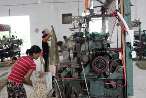 Ông già bảy mươi vực dậy cả làng chiếu - 3