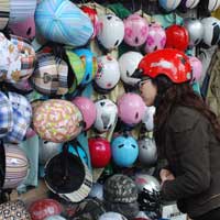 Tin tức trong ngày - Bỏ quy định phạt đội mũ bảo hiểm giả