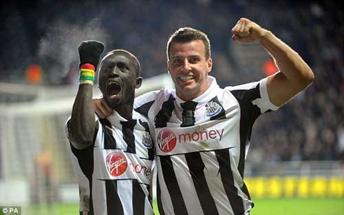 Newcastle – Anzhi: Ôm hận phút bù giờ - 1