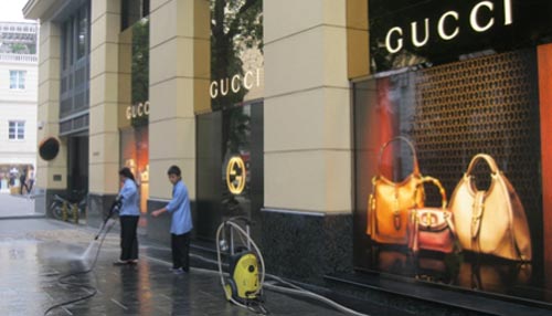 Chính thức xử lý cửa hàng Gucci – Milano - 1