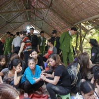 Pháp luật - Mẹ vợ Khánh "trắng" bị bắt ở sới bạc Sóc Sơn