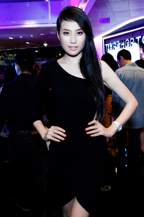 2 nàng Á hậu nổi bật trước rừng sắc đẹp - 16