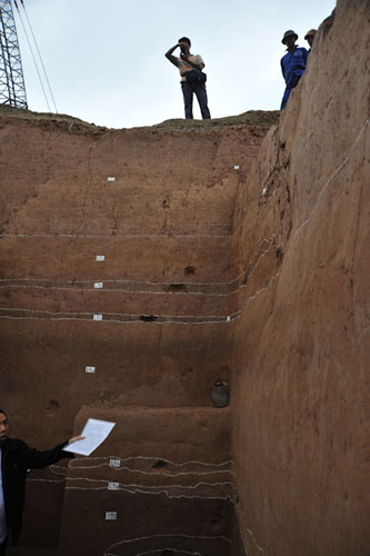 HN: Phát lộ thành Đại La gần nút giao thông - 7