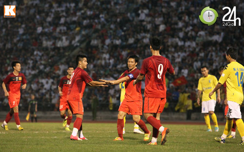 ĐTVN thắng tưng bừng trên đất Hà Nam - 7