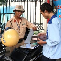 Tin tức trong ngày - Xe chính chủ: Phạt khi giấy tờ quá hạn