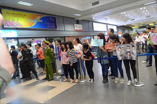 Mỹ nam Minho (SHINee) rạng rỡ tại Việt Nam - 14