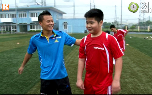 Thành Lương, Tấn Tài dạy trẻ đá bóng - 3