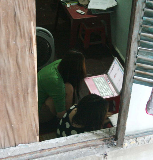 Rợn người chung cư “răng rụng” giữa SG - 2