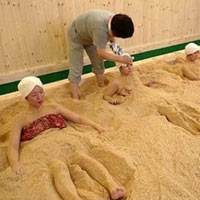 Bí quyết làm đẹp - Độc đáo tắm mùn cưa tại Nhật