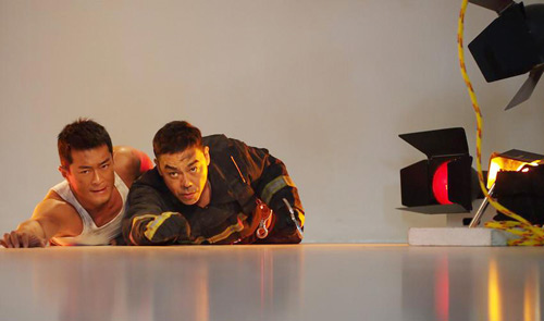 Cổ Thiên Lạc vất vả chụp poster phim - 7