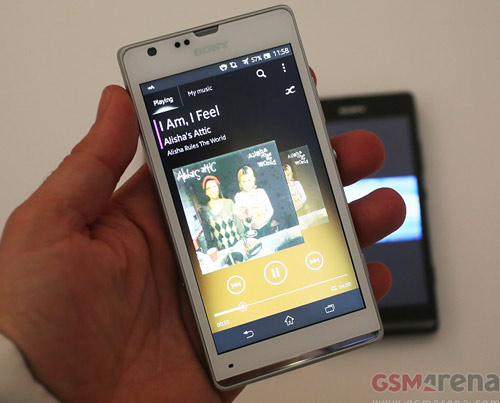 Xperia SP tầm trung trình làng - 4