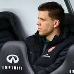 Bóng đá - Chán Szczesny, Arsenal hỏi mua Petr Cech