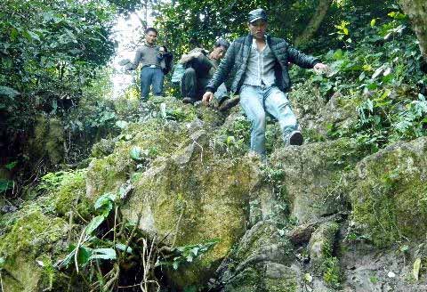 Đột nhập "vựa" cây thuốc phiện ở Tây Bắc - 2