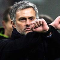 Bóng đá - Chỉ trích FIFA, Mourinho bị đánh hội đồng