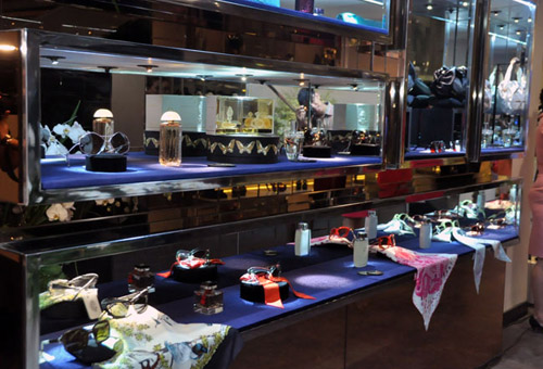 Choáng ngợp gia tài bạc tỷ của Nhã Kỳ - 15