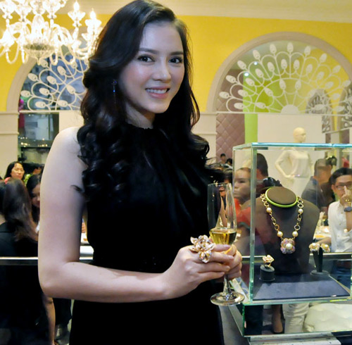 Choáng ngợp gia tài bạc tỷ của Nhã Kỳ - 5