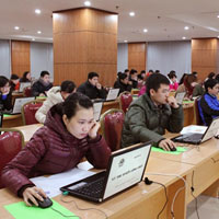 Tin tức trong ngày - 1/2 công chức trẻ đang muốn bỏ nghề