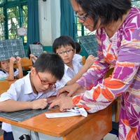 Giáo dục - du học - Trường tiểu học quá tải vì "heo vàng"?